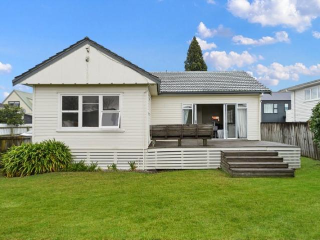 Hamilton Lake, 3 bedrooms