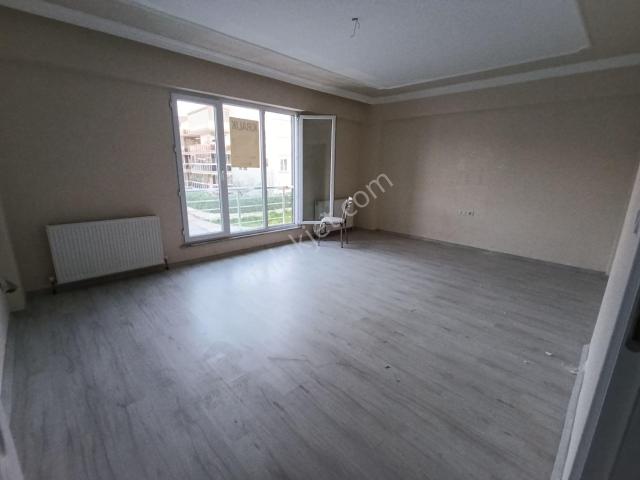 Hamitler Doğa Koleji'nin Dibinde Caddeüstü Kiralık 3+1 Arakat