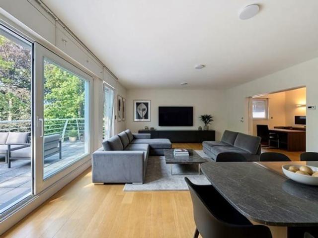 Hamoir. 3BDR APT office terraces parking company lease ok