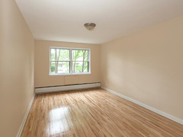 Hampstead House 5675 5725 3½
