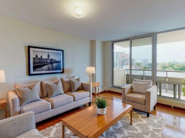 Hampton House South 1 Bedroom Apartment for Rent at 322 Eglinton Ave E, Toronto, ON M4P 1L6 North Toronto