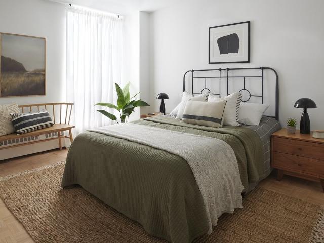 Hampton House South 1 Bedroom Apartment for Rent at 322 Eglinton Ave E, Toronto, ON M4P 1L6 North Toronto