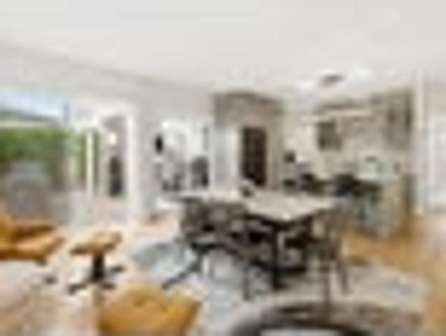Hamptons charm, lifestyle location