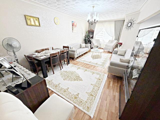 Han Gayrmenkulden Kayı Caddesinde Genş Ve Yaplı 3+1 Satılk Daire