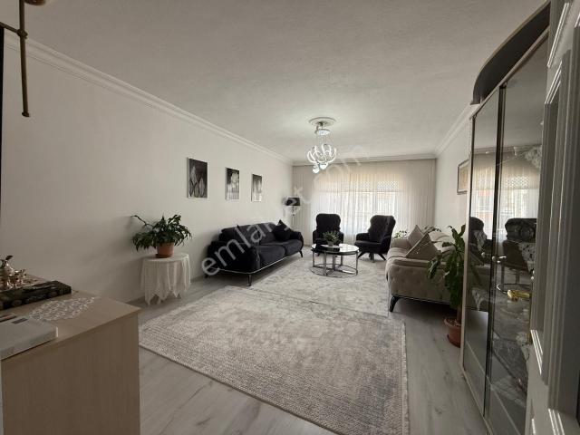 Han Gayrimenkulden Cadde Üzeri 3+1 Full Yapılı Satılık Daire