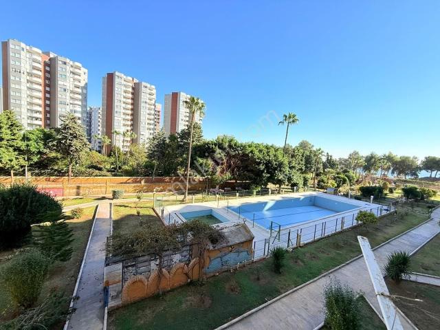 Han Emlak'tan 75. Yıl'da Denize Sıfır Eşyalı 1+1 Kiralık Daire