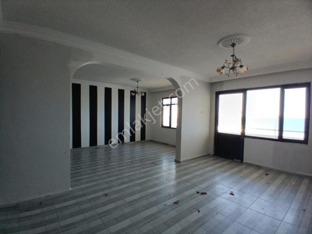 Han Emlaktan Denize Sıfır Havuzlu Sitede Acill Satılık 4+1 Daire