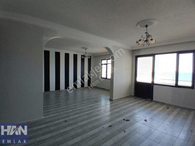 Han Emlaktan Denize Sıfır Havuzlu Sitede Acill Satılık 4+1 Daire