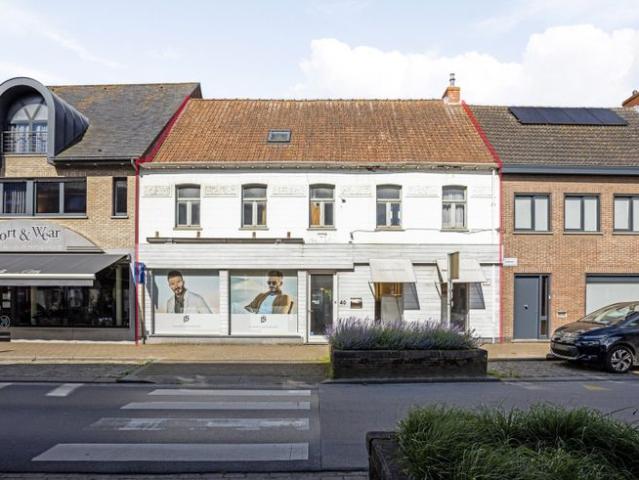 Handels huis vlakbij station Kortemark