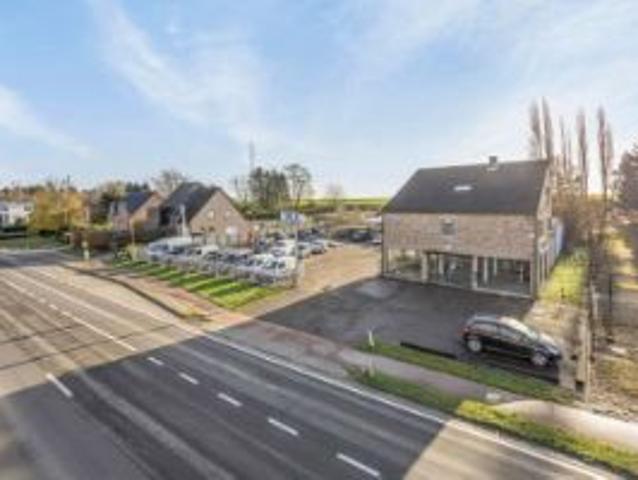 Handelsgebouw gemengd gebruik 32a40ca te Hakendover
