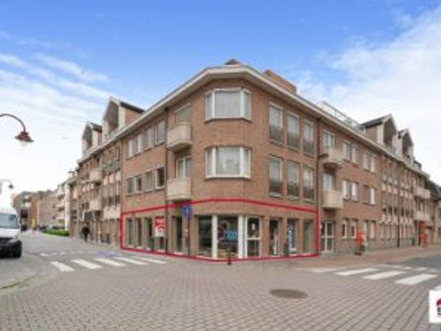 Handelspand van 105 m² in centrum Aalter