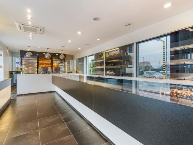 Handelspand bakkerij met woning 4slps !