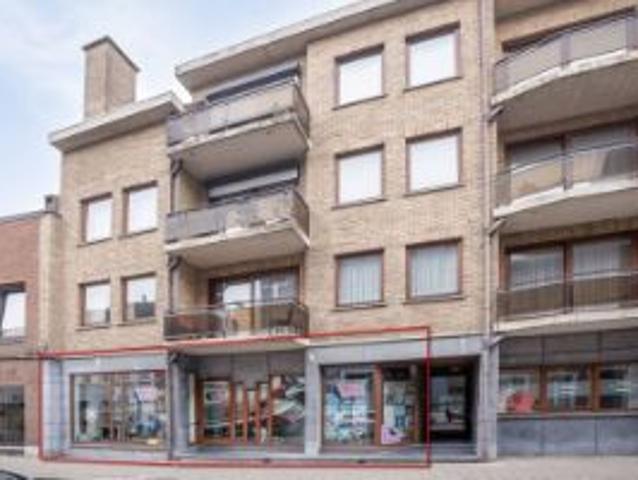 Handelspand met gelijkvloers appartement te koop in Boom
