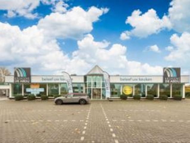Handelspand met magazijn langs N70