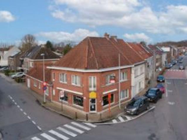 Handelspand met woonst op toplocatie in Melle !