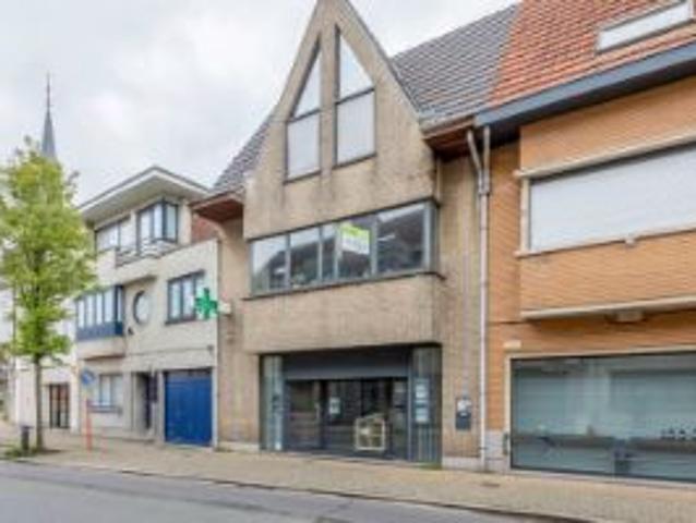 Handelspand met woonst op zichtlocatie