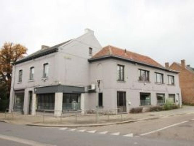 Handelspand met woonst én apart woonhuis samen te koop
