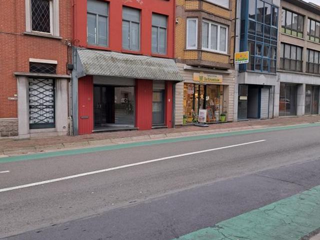 Handelspand met woonst in Menen