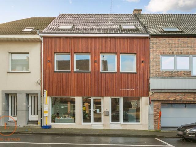 Handelspand met woonst te koop in centrum Lauwe