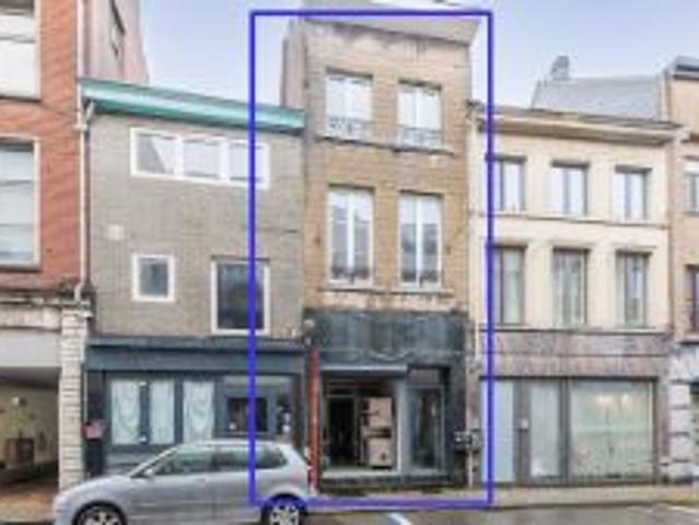 Handelszaak met duplex appartement in centrum Tienen