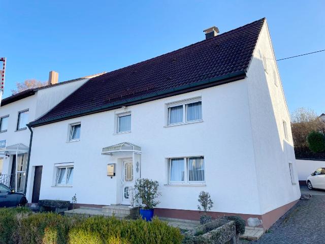 Handwerker aufgepasst ! Einfamilienhaus mit Doppelgarage in Illerrieden Dorndorf