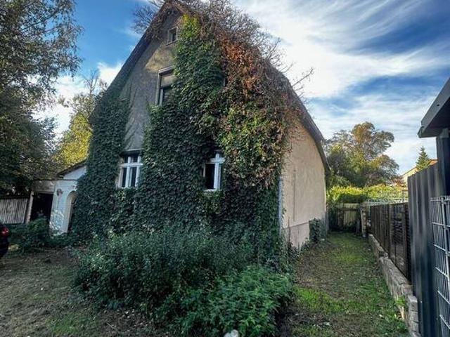 Handwerkerhaus mit Streuobstwiese in Werder