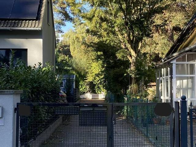 Handwerkerobjekt in Traumlage: Sonniges Grundstück in Wassernähe mit Einfamilienhaus!