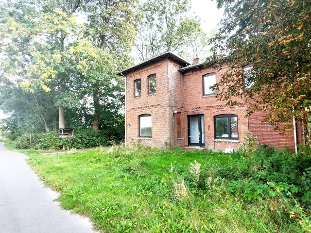 Handwerkliche Herausforderung: Ein bis Zweifamilienhaus auf Resthof mit unverbaubarem Blick