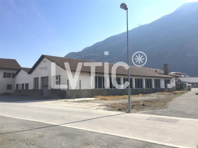 Handwerksgebäude auf 1805 m2 grossem Grundstück zum Verkauf in Martigny