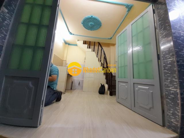 Hàng ngộp gấp bán, giảm sốc 200tr, đường mễ cốc, q. 8, 3 tầng, 2pn, 2wc, cạnh hxh, chỉ nhỉnh 1 tỷ xx