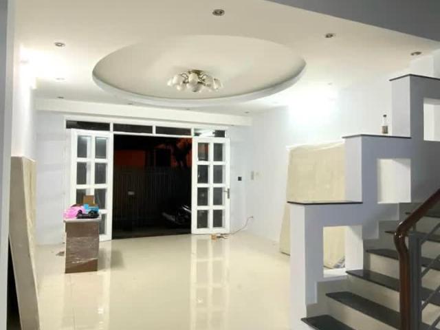 Hàng Chốt Tết nhà huyện nhà bè, dt 5.5x17m2, 4 Tầng Chỉ 8. X tỷ huỳnh tấn phát, tặng nội