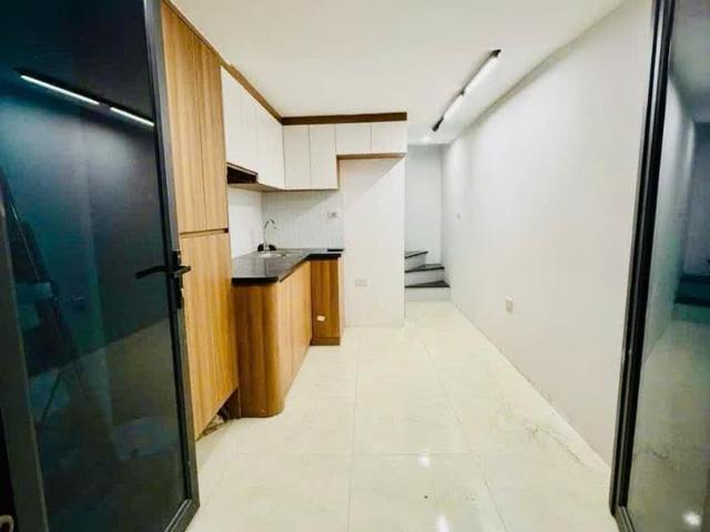 Hàng Hiếm Tại Hồng Mai Hai Bà Trưng, 3,25 tỷ, 14m2, 4 tầng Full Nội Thất, Ô Tô Gần Nhà