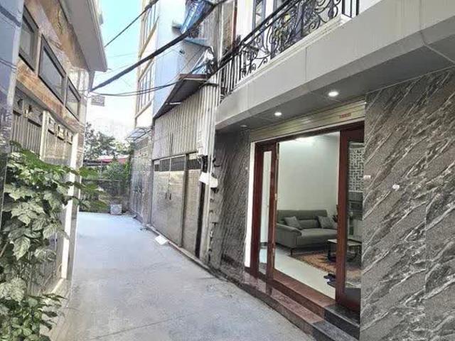 Hàng Xóm Vinhomes Riverside 30m2, 5 Tầng, Ô Tô Cạnh Nhà, Ngõ Thông Nhỉnh 6 Tỷ