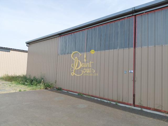 HANGAR 5 ET 6 300M2