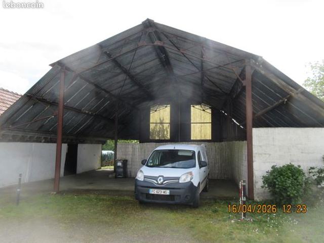 Hangar à réhabiliter