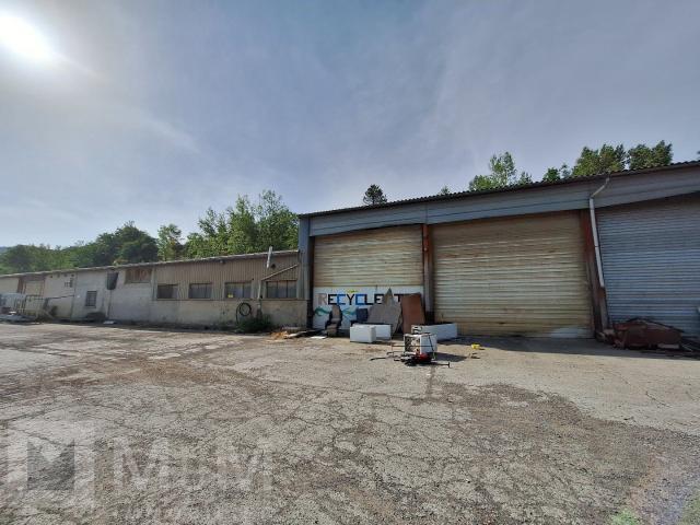 Hangar avec Terrain