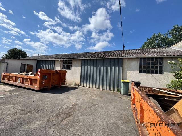 Hangar avec studio à amenager sur parcelle d'environ 600m2