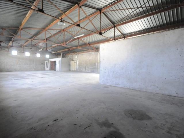 Hangar de 130 m2 Le Mans 72000