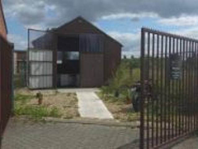 Hangar de 70m2 sur 8 ares 62 de terrain