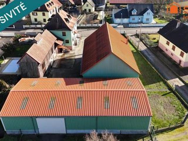 Hangar de stockage de 287m² au sol, le tout sur 8,90 ares !