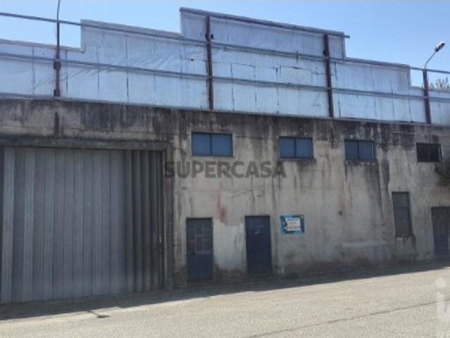 Hangar em Campo de Besteiros de 1664,00 m²