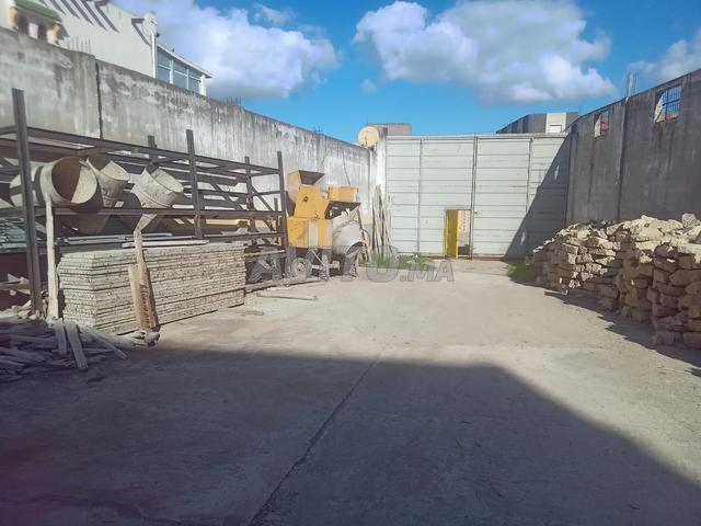 Hangar semi couvert avec 380kw