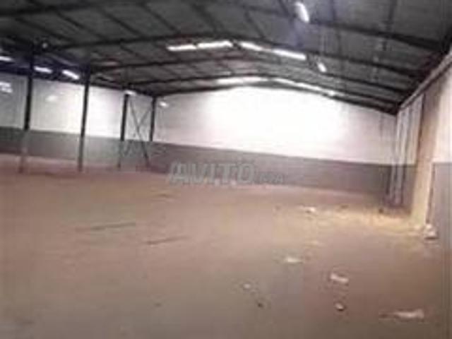 Hangard à louer 400m² situé dans le quartier d'Aïn Sebaâ