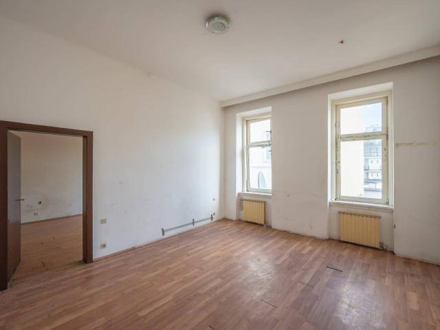 Hannovermarkt* Sanierungsbedürftige 3 Zimmer Altbauwohnung Airbnb/Kurzzeitvermietung erlaubt! Balkonoption