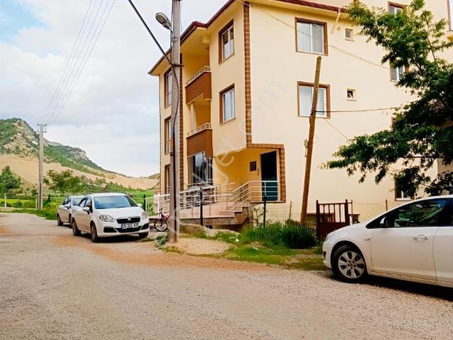 Hanönü Merkezde 2+1 85 M² Giriş Katı Kombili Krediye Uygun Daire