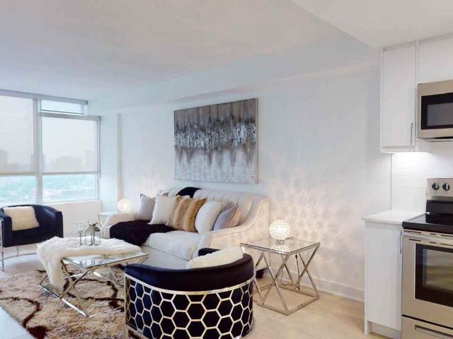 Hanover Road 2 Bedroom Apartment for Rent at 4 Monterey Park, Brampton, ON L6S 4J1 Central Park