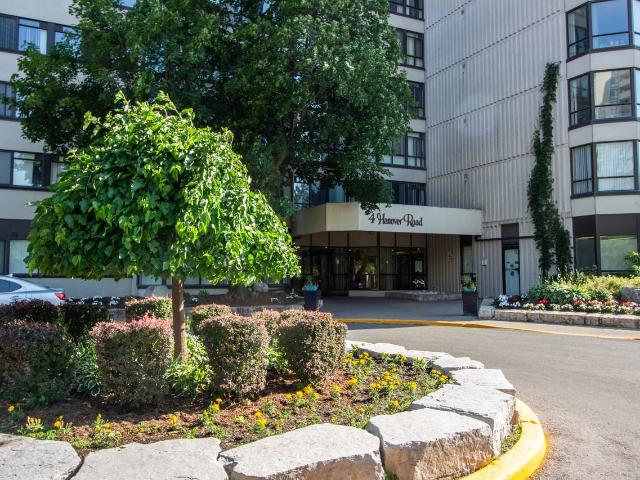 Hanover Road 2 Bedroom Apartment for Rent at 4 Monterey Park, Brampton, ON L6S 4J1 Central Park
