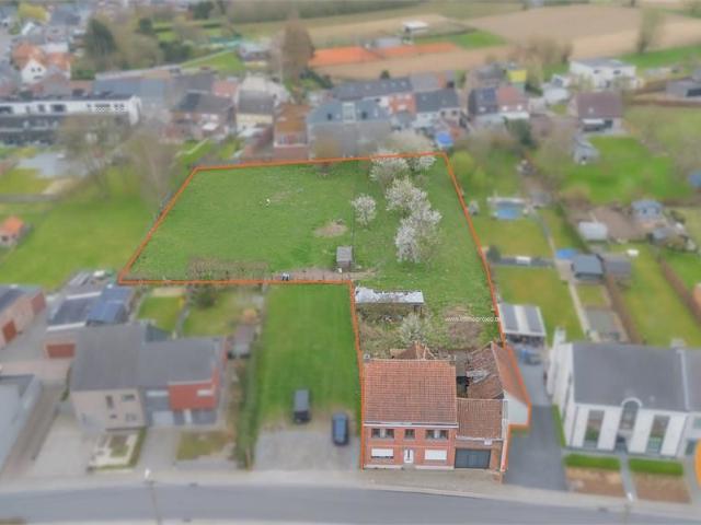 HAALTERT Renovatieproject met veel potentieel op 43a 84ca!