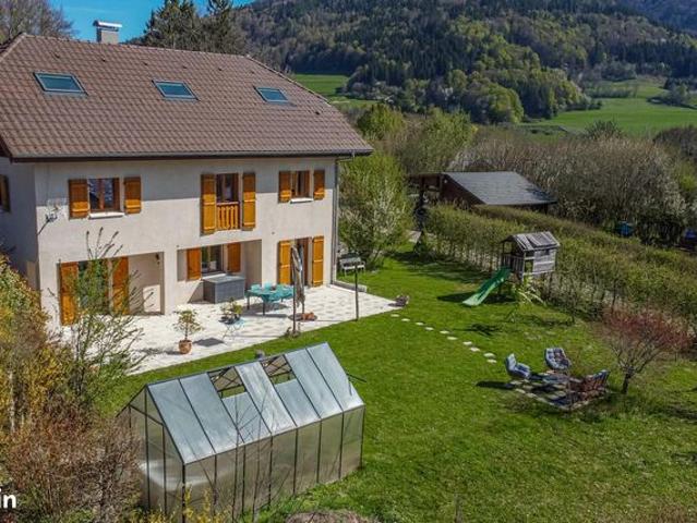 Habere poche/entre ciel et montagne/propriete familiale 20 couchages/rare/vue panoramique/calme