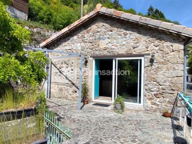 Habitation, poss. 2 logements plus 150m2 atelier/garage, source